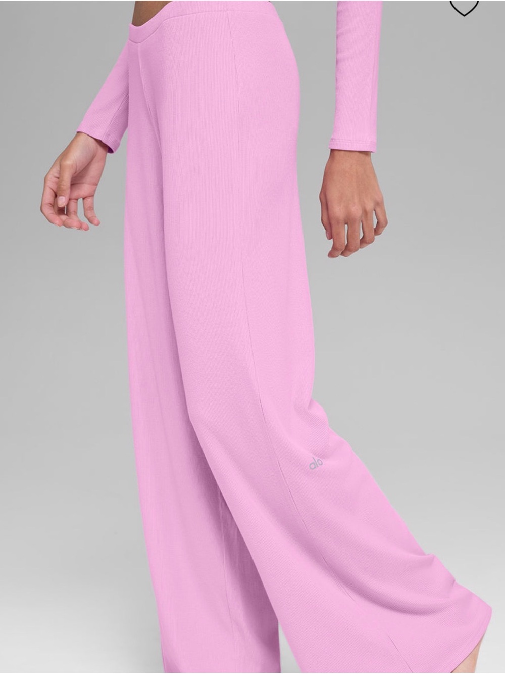 Alo Mid-Rise Dreamlight Straight Pant - Candy Heart Pink